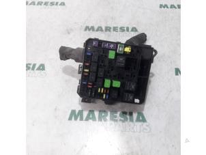 Used Fuse box Citroen C-Crosser 2.2 HDiF 16V Price € 190,58 Inclusive VAT offered by Maresia Parts