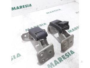 Used Rear door hinge, right Citroen Jumpy (G9) 2.0 HDI 120 16V Price € 60,50 Inclusive VAT offered by Maresia Parts