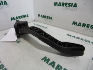 Used Throttle pedal position sensor Peugeot 307 CC (3B) 2.0 HDIF 16V Price € 75,00 Margin scheme offered by Maresia Parts