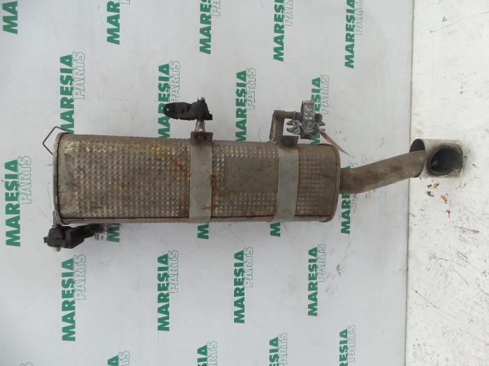 Gebrauchte Auspuff Enddämpfer Peugeot 307 CC (3B) 2.0 HDIF 16V Preis € 40,00 Margenregelung angeboten von Maresia Parts