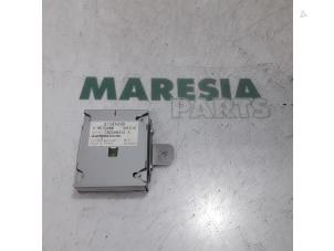 Usagé Module radio Citroen C-Crosser 2.2 HDiF 16V Prix € 127,05 Prix TTC proposé par Maresia Parts