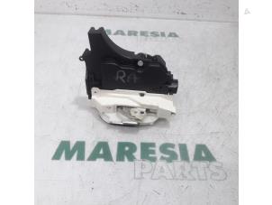 Usagé Serrure portière mécanique 4portes arrière droite Citroen C-Crosser 2.2 HDiF 16V Prix € 90,75 Prix TTC proposé par Maresia Parts