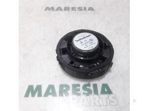 Used Speaker Citroen C-Crosser 2.2 HDiF 16V Price € 60,50 Inclusive VAT offered by Maresia Parts