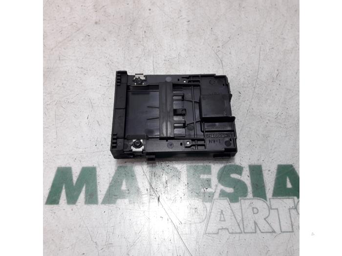 Card reader (lock) from a Renault Megane III Grandtour (KZ) 1.5 dCi 110 2011