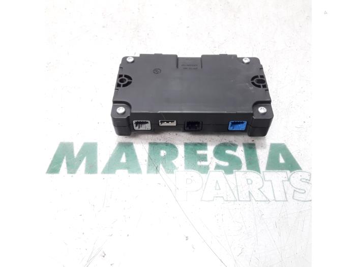 Usagé Ordinateur divers Renault Megane III Grandtour (KZ) 1.5 dCi 110 Prix € 34,99 Règlement à la marge proposé par Maresia Parts