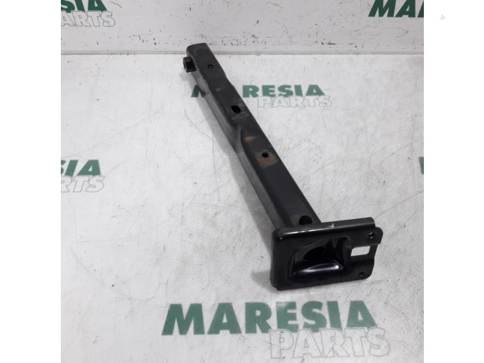 Usados Subchasis Peugeot 207 SW (WE/WU) 1.4 16V Vti Precio € 20,00 Norma de margen ofrecido por Maresia Parts