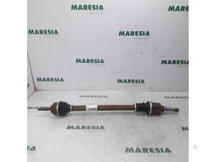Used Front drive shaft, right Peugeot 207 SW (WE/WU) 1.4 16V Vti Price € 35,00 Margin scheme offered by Maresia Parts