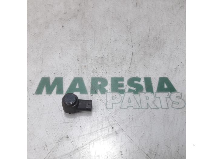 Usados Sensor PDC Renault Laguna III (BT) 2.0 dCiF 16V 150 Precio € 25,00 Norma de margen ofrecido por Maresia Parts