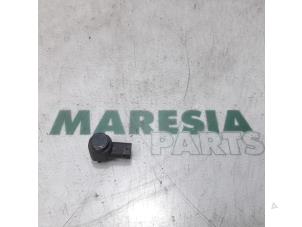 Used PDC Sensor Renault Laguna III (BT) 2.0 dCiF 16V 150 Price € 25,00 Margin scheme offered by Maresia Parts