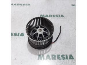 Usados Motor de ventilador de calefactor Citroen C6 (TD) 2.7 HDiF V6 24V Precio € 75,00 Norma de margen ofrecido por Maresia Parts