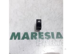 Used Multi-functional window switch Citroen Berlingo 1.6 Hdi 75 Price € 24,20 Inclusive VAT offered by Maresia Parts