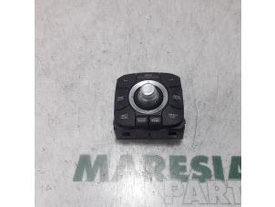 Used Navigation control panel Renault Scénic III (JZ) 2.0 16V CVT Price € 65,00 Margin scheme offered by Maresia Parts