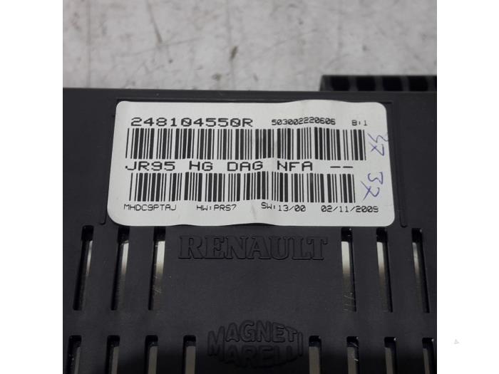 Instrumentpanel från en Renault Scénic III (JZ) 2.0 16V CVT 2010