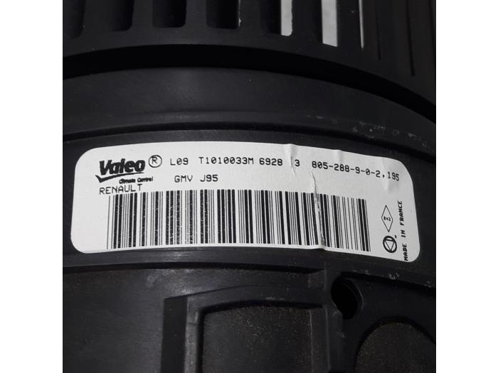 Fläktmotor för uppvärmning och ventilation från en Renault Scénic III (JZ) 2.0 16V CVT 2010