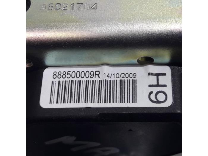 Bakre säkerhetsbälte, mitten från en Renault Scénic III (JZ) 2.0 16V CVT 2010