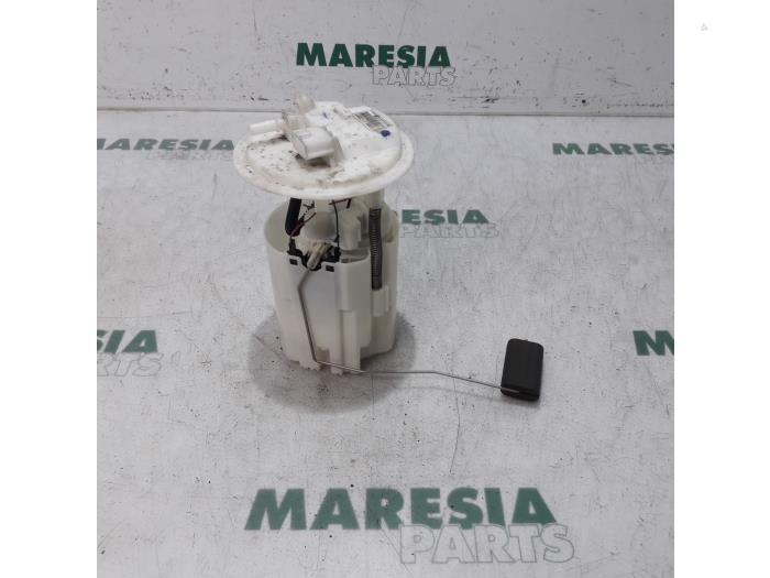 Electric fuel pump from a Renault Scénic III (JZ) 2.0 16V CVT 2010