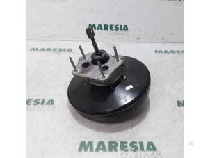 Begagnade Bromsservo Renault Scénic III (JZ) 2.0 16V CVT Pris € 35,00 Marginaltabell erbjuds av Maresia Parts