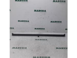 Used Luggage compartment cover Peugeot 207 CC (WB) 1.6 16V GT THP Price € 40,00 Margin scheme offered by Maresia Parts