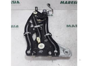 Used Rear window mechanism 2-door, right Peugeot 207 CC (WB) 1.6 16V GT THP Price € 50,00 Margin scheme offered by Maresia Parts