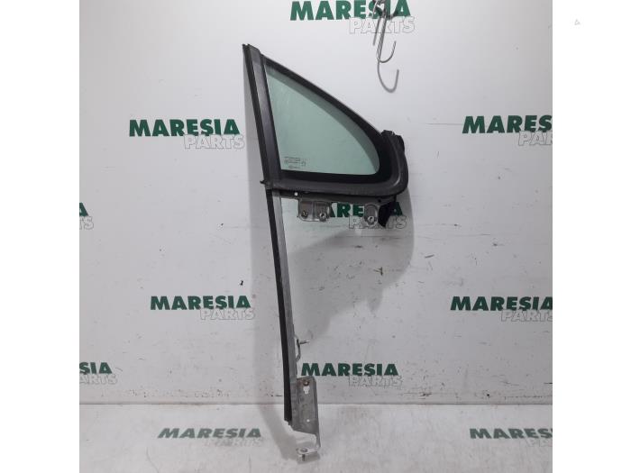 Usados Ventanilla triangular derecha delante Peugeot 207 CC (WB) 1.6 16V GT THP Precio € 35,00 Norma de margen ofrecido por Maresia Parts