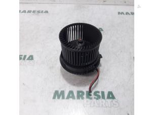 Used Heating and ventilation fan motor Peugeot 207 CC (WB) 1.6 16V GT THP Price € 30,00 Margin scheme offered by Maresia Parts