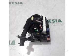 Używane Skrzynka bezpieczników Citroen C4 Grand Picasso (3A) 1.6 HDiF 115 Cena € 131,25 Procedura marży oferowane przez Maresia Parts