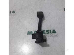 Used Throttle pedal position sensor Citroen C4 Grand Picasso (3A) 1.6 HDiF 115 Price € 30,00 Margin scheme offered by Maresia Parts