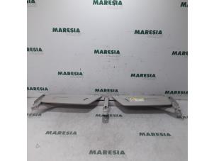 Używane Oslona przeciwsloneczna Citroen C4 Grand Picasso (3A) 1.6 HDiF 115 Cena € 85,00 Procedura marży oferowane przez Maresia Parts