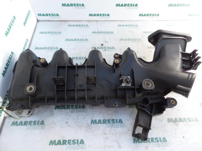 Używane Kolektor dolotowy Citroen Berlingo 1.6 HDI 16V 75 Cena € 78,65 Z VAT oferowane przez Maresia Parts