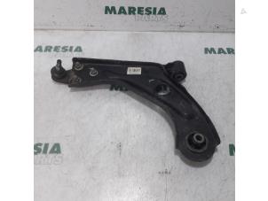 Usagé Bras de suspension bas avant gauche Citroen C4 Grand Picasso (3A) 1.6 HDiF 115 Prix € 35,00 Règlement à la marge proposé par Maresia Parts