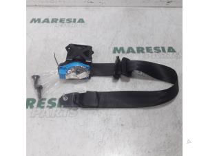 Used Rear seatbelt, left Citroen C4 Grand Picasso (3A) 1.6 HDiF 115 Price € 40,00 Margin scheme offered by Maresia Parts