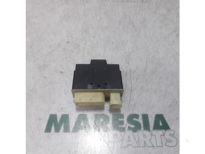 Begagnade Relä Citroen C4 Grand Picasso (3A) 1.6 HDiF 115 Pris € 20,00 Marginaltabell erbjuds av Maresia Parts