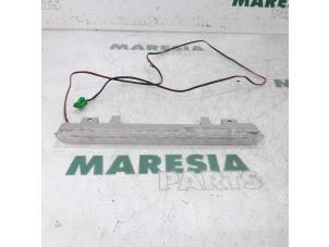 Used Third brake light Peugeot 508 (8D) 1.6 HDiF 16V Price € 35,00 Margin scheme offered by Maresia Parts