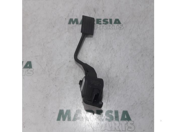 Begagnade Gaspedalsensor Peugeot 508 (8D) 1.6 HDiF 16V Pris € 35,00 Marginaltabell erbjuds av Maresia Parts