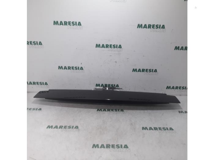 Gebrauchte Spoiler Citroen C6 (TD) 2.7 HDiF V6 24V Preis € 157,50 Margenregelung angeboten von Maresia Parts