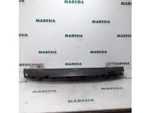 Używane Rama zderzaka przód Citroen C4 Grand Picasso (UA) 2.0 HDiF 16V 135 Cena € 50,00 Procedura marży oferowane przez Maresia Parts