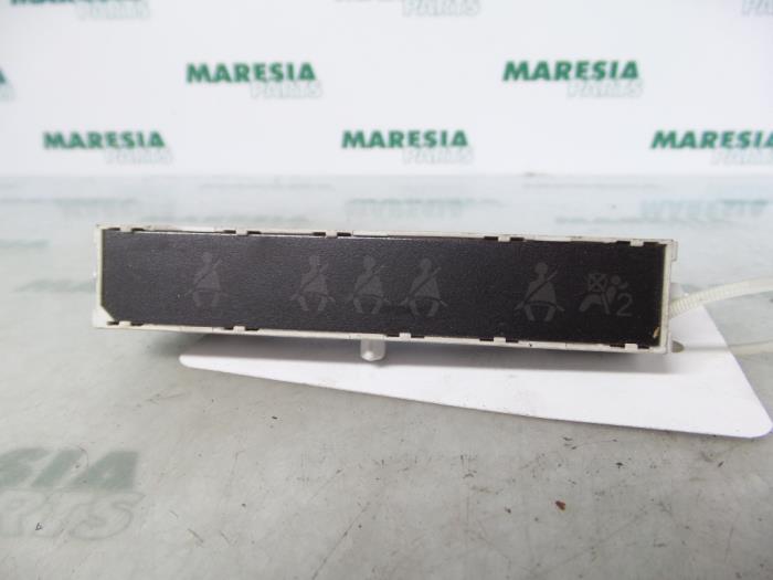 Begagnade Innerdisplay Peugeot 207/207+ (WA/WC/WM) 1.4 16V VTi Pris € 25,00 Marginaltabell erbjuds av Maresia Parts