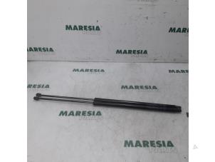 Used Set of tailgate gas struts Fiat Doblo (263) 1.4 16V Price € 35,00 Margin scheme offered by Maresia Parts
