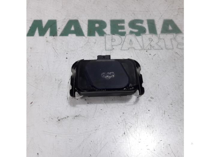 Begagnade Regnsensor Citroen Jumpy (G9) 1.6 HDI Pris € 48,40 Inklusive moms erbjuds av Maresia Parts