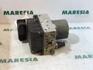 Usagé Pompe ABS Peugeot 807 2.2 16V Prix € 210,00 Règlement à la marge proposé par Maresia Parts