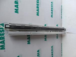 Used Seat rails, left Peugeot 807 2.2 16V Price € 40,00 Margin scheme offered by Maresia Parts