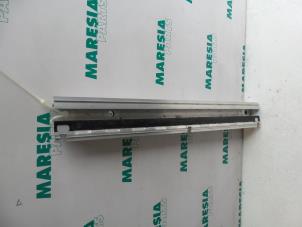 Used Seat rails, right Peugeot 807 2.2 16V Price € 40,00 Margin scheme offered by Maresia Parts