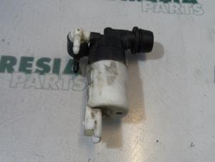Usados Bomba de limpiaparabrisas delante Peugeot 807 2.2 16V Precio € 10,00 Norma de margen ofrecido por Maresia Parts