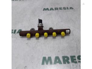 Used Fuel injector nozzle Renault Twingo II (CN) 1.5 dCi 90 FAP Price € 75,00 Margin scheme offered by Maresia Parts