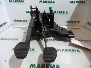 Used Set of pedals Peugeot 407 SW (6E) 1.6 HDiF 16V Price € 85,00 Margin scheme offered by Maresia Parts