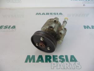 Used Power steering pump Renault Scénic I (JA) 1.9 dTi Price € 50,00 Margin scheme offered by Maresia Parts