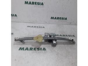 Used Window mechanism 4-door, front left Renault Clio IV (5R) 0.9 Energy TCE 90 12V Price € 20,00 Margin scheme offered by Maresia Parts