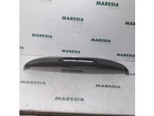 Used Spoiler Renault Clio IV (5R) 0.9 Energy TCE 90 12V Price € 131,25 Margin scheme offered by Maresia Parts