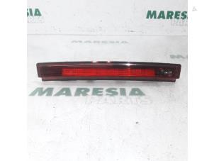 Used Third brake light Renault Clio IV (5R) 0.9 Energy TCE 90 12V Price € 20,00 Margin scheme offered by Maresia Parts