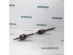 Used Front drive shaft, right Renault Clio IV (5R) 0.9 Energy TCE 90 12V Price € 75,00 Margin scheme offered by Maresia Parts
